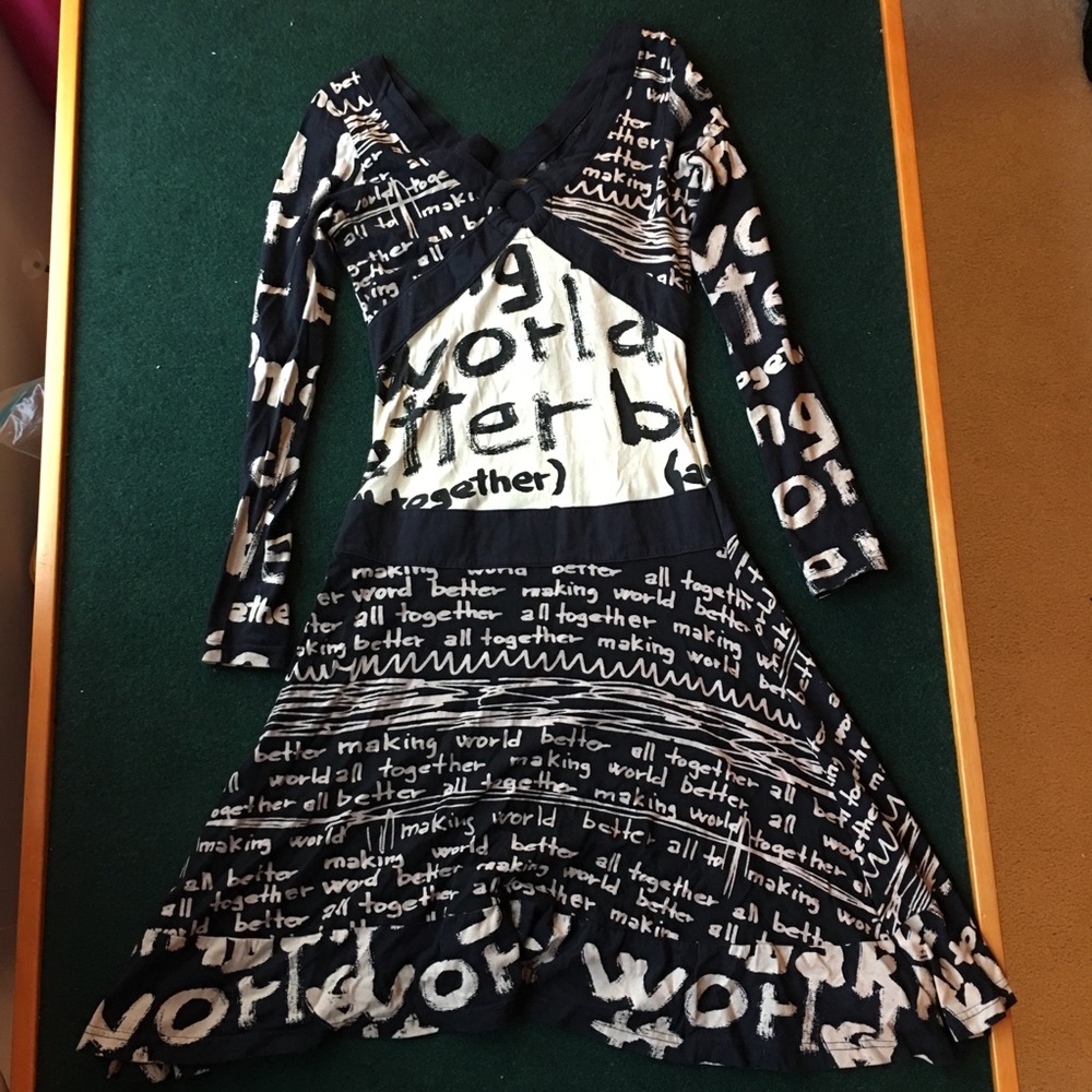 Desigual v-neck dress size S